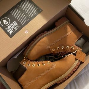 Brand new never worn still in the box Timberland boots boys size 3